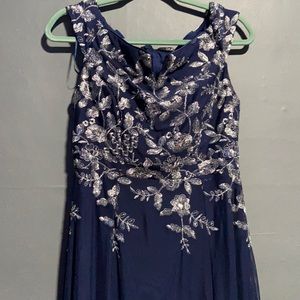 Macy’s Prom Sleeveless Sequin Floorlength Dress